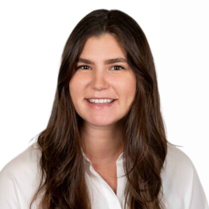 Rachelle M. Headshot