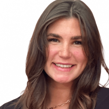 rachelle frets headshot